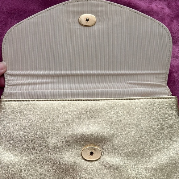 Gold clutch purse - Picture 4 of 5